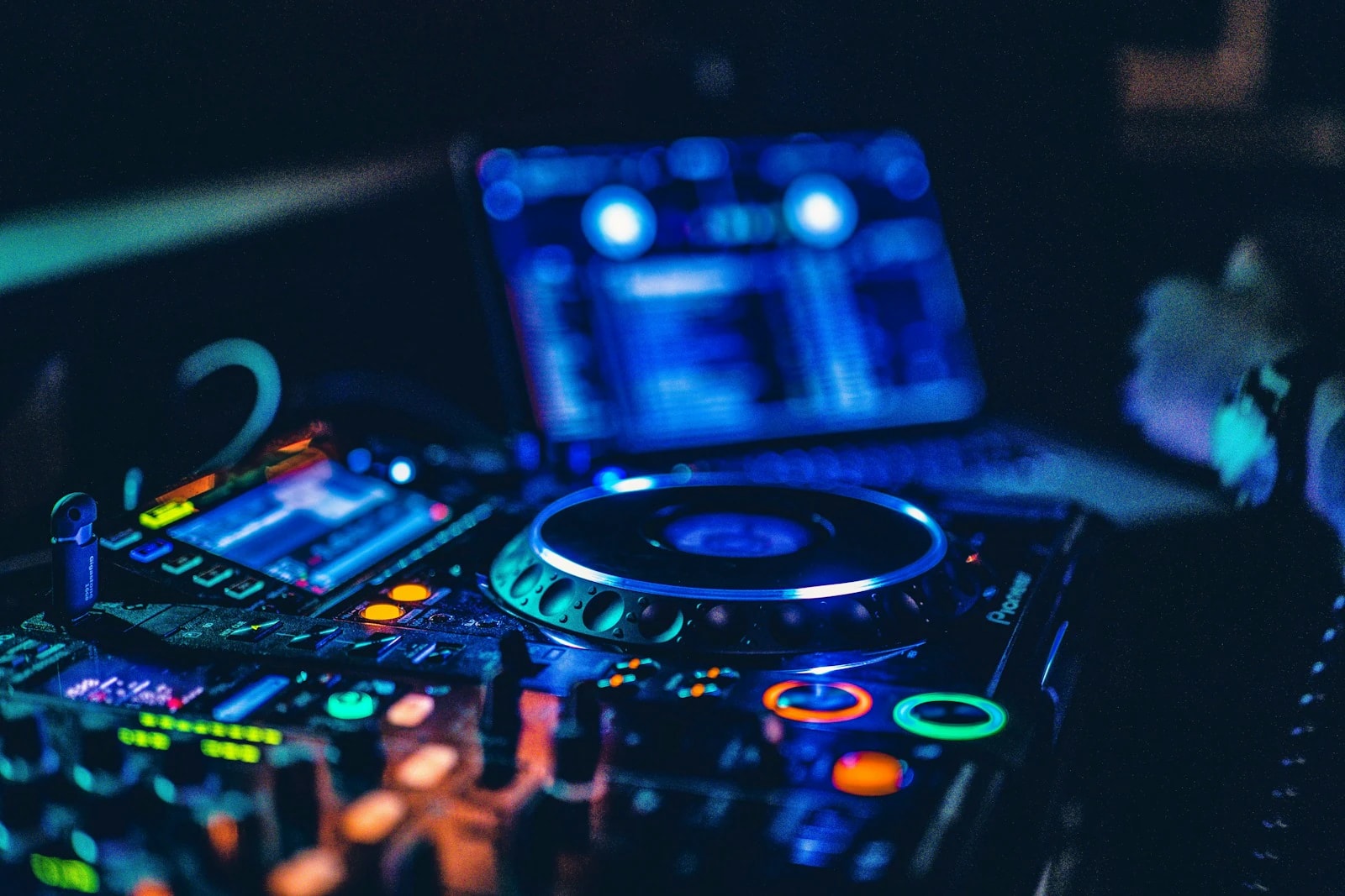 Mixer de DJ luminat